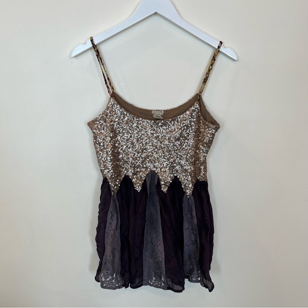 Gimmicks By BKE Tank Top Flowy Fairy Sequence  Womens Size Small Floral Lace